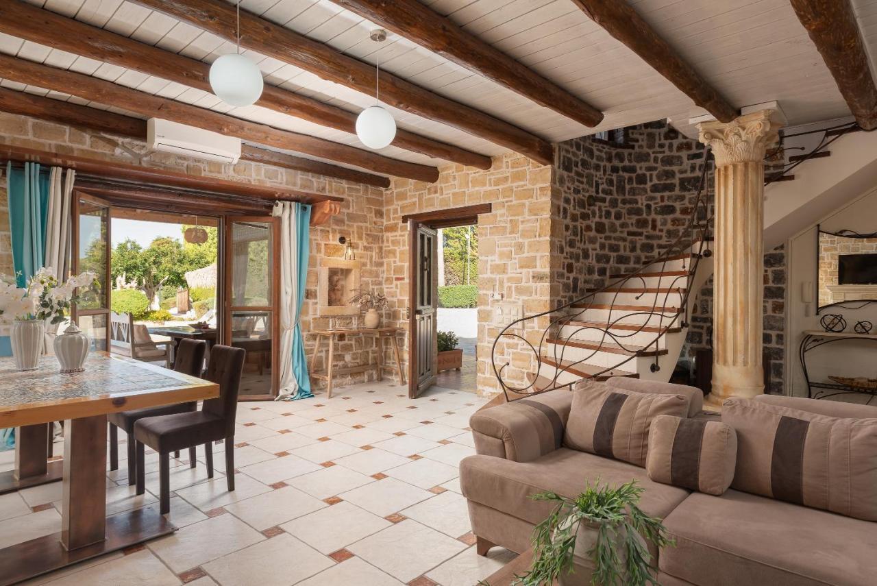 Agnes Villa, Unrivalled Living With Private Pool, By Thinkvilla Вилла *
